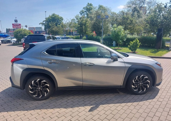 Lexus UX cena 124900 przebieg: 120349, rok produkcji 2019 z Szczecin małe 407